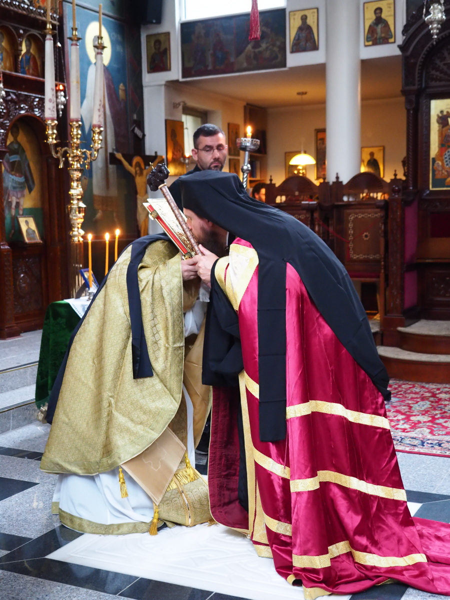 Bischof Sergius zu Besuch in unserer Kirchengemeinde / Επίσκεψη Επισκόπου Σεργίου στην εκκλησία μας